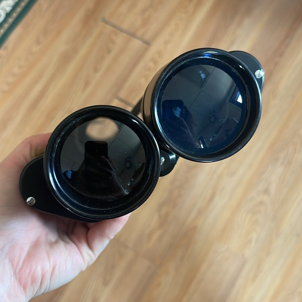 Vintage Black Binoculars with Textured Grip and Central Focus Wheel - Picture 5 of 6